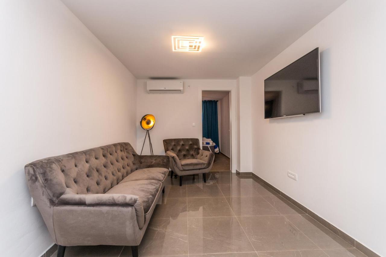 Apartment Jakov With A Pool Zadar Exterior photo