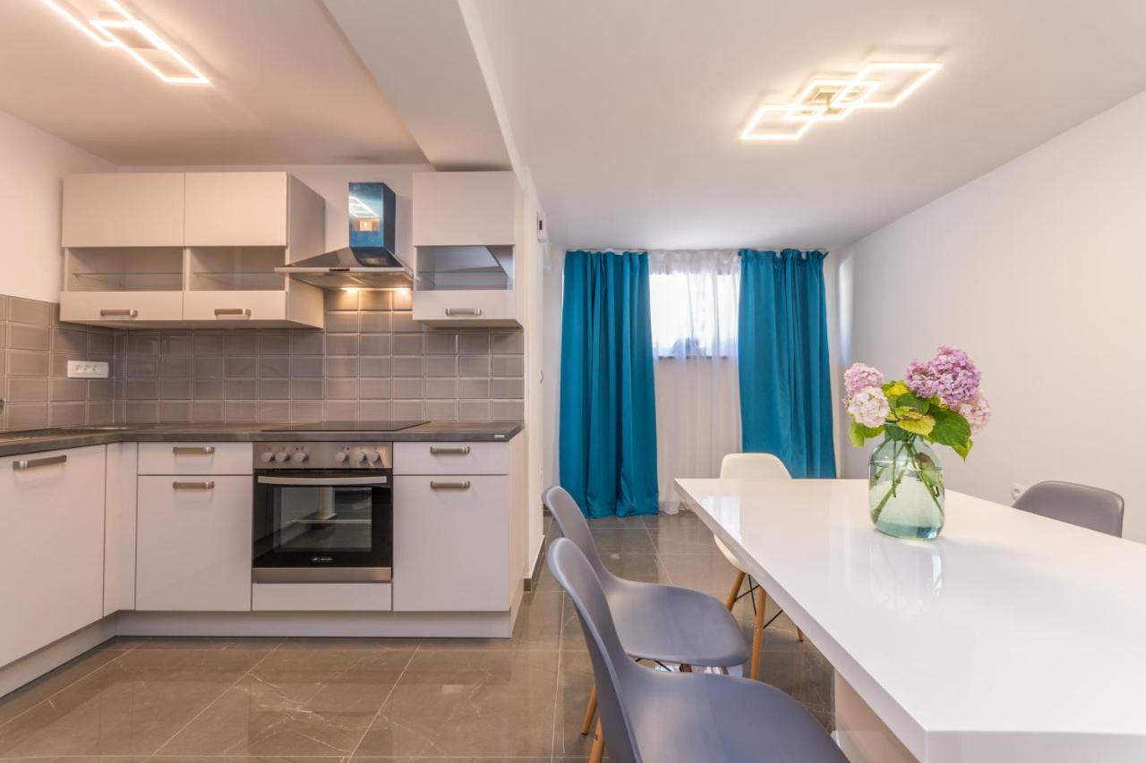 Apartment Jakov With A Pool Zadar Exterior photo