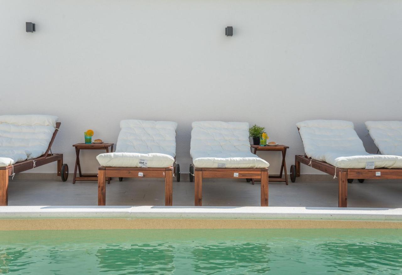 Apartment Jakov With A Pool Zadar Exterior photo